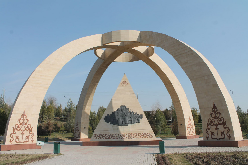 Порно видео жігіт пен қыз Үндістанда порно жақсы